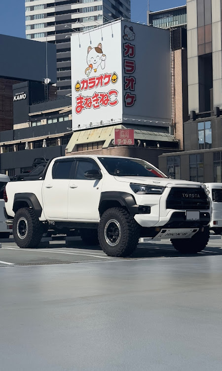ハイラックスのハイラックス・ボディリフト・リフトアップ・KMC wheel・ヨコハマジオランダーMT G003に関するカスタム事例の投稿画像2枚目