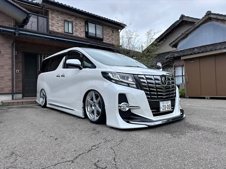 アルファードのあなたの車へのこだわりは？・洗車・エアサス・黄砂嫌いに関するカスタム事例の投稿画像1枚目