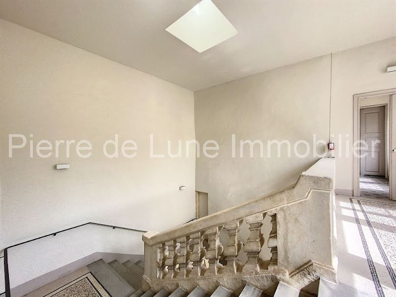 Location  appartement 2 pièces 96.25 m² à Nimes (30000), 793 €