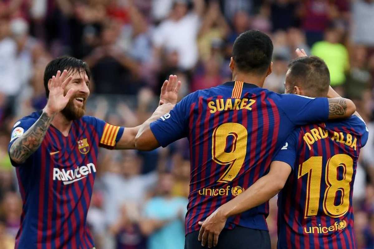 Barcelona staat 10 punten los op Real Madrid dankzij treffers van Messi en Suárez