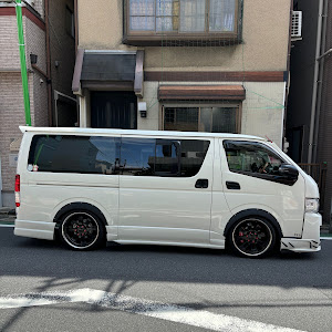 ハイエースバン TRH200V