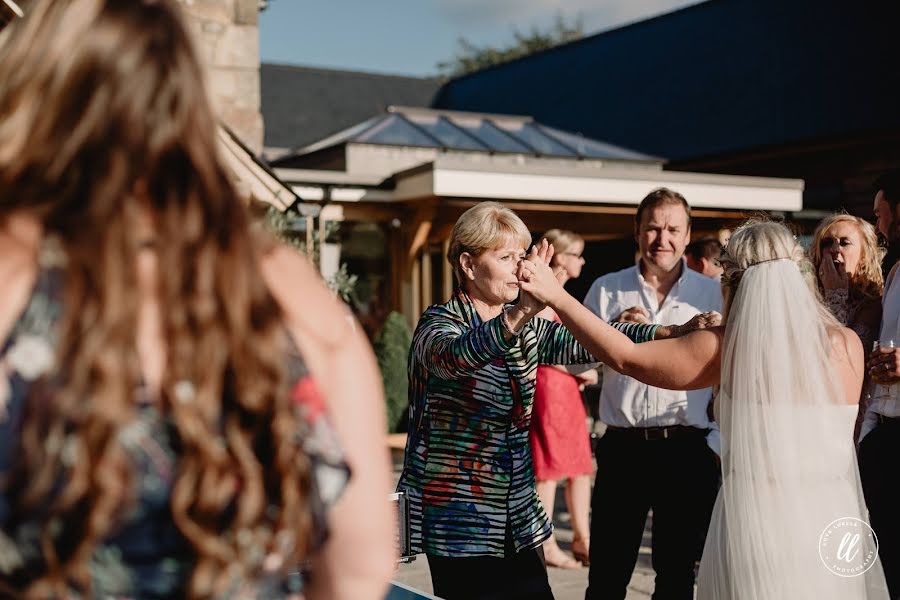 Fotógrafo de bodas Tash Louise Jones (loveluella). Foto del 1 de julio 2019