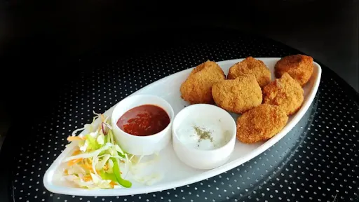 Veg Crunchy Kurkure Momos [8 Pieces]