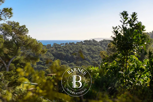 Sea view from wooded hill in this luxury villa for sale in Bormes-les-Mimosas ($2,372,949 - 130 m²)