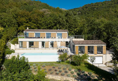 Villa avec piscine et terrasse 7