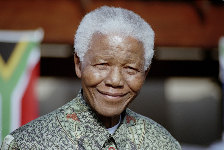 The auction to sell 70 personal items of former president Nelson Mandela has been suspended again.