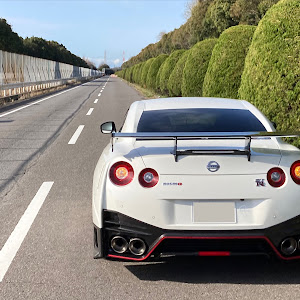 NISSAN GT-R