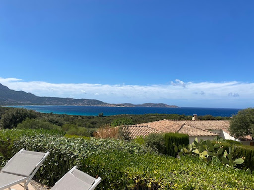 Villa avec piscine et jardin 1