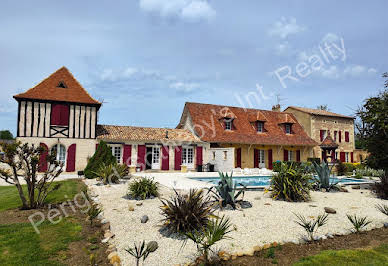 House with pool and terrace 4