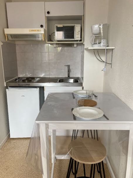 Location meublée appartement 1 pièce 26 m² à Limoges (87000), 350 €