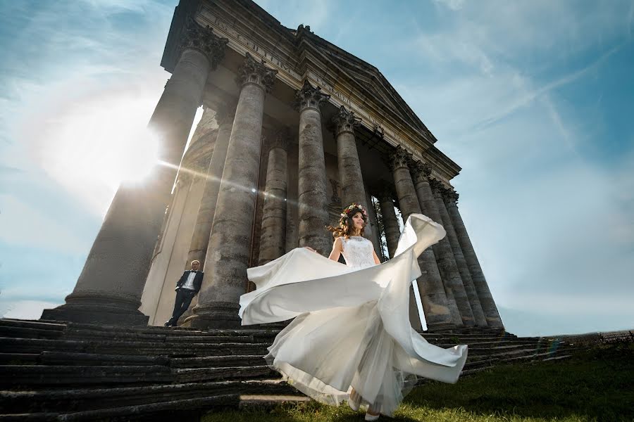 Fotógrafo de casamento Rostyslav Kostenko (rossko). Foto de 27 de dezembro 2015