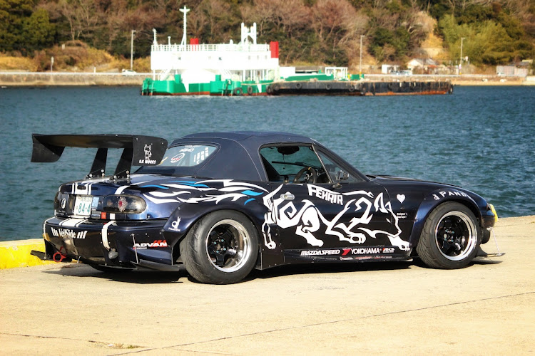 ロードスターの野瀬初め・15インチはいいぞ・深リムはいいぞ・ダクトボンネットもいいぞに関するカスタム事例の投稿画像2枚目