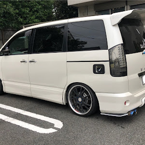 ヴォクシー AZR60G