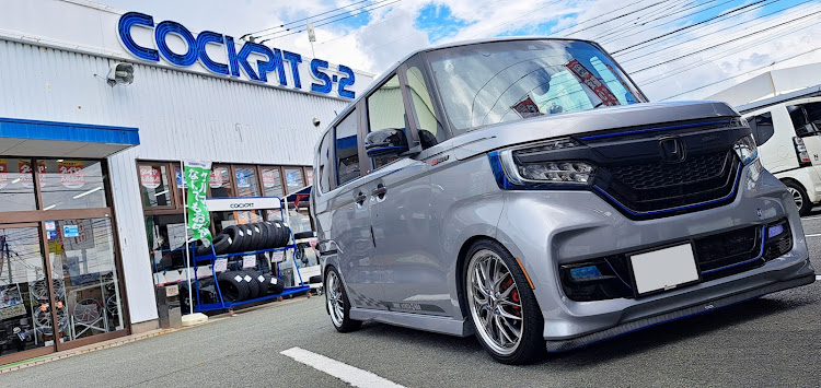 Nボックスカスタムのタイヤホイール交換・タイヤホイール売ります・某有名メーカーホイールに関するカスタム事例の投稿画像1枚目