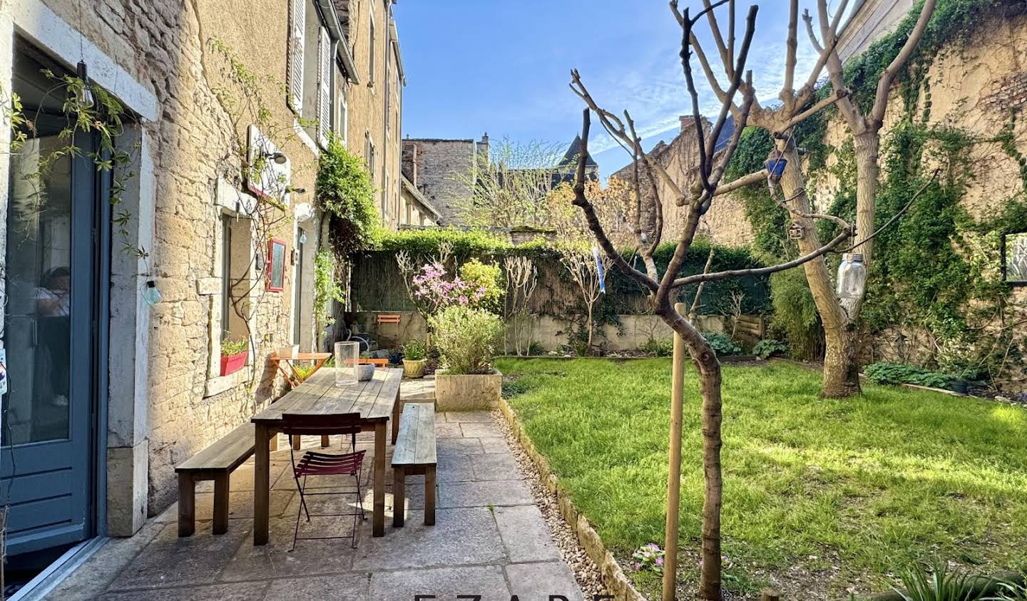 House with terrace Beaune