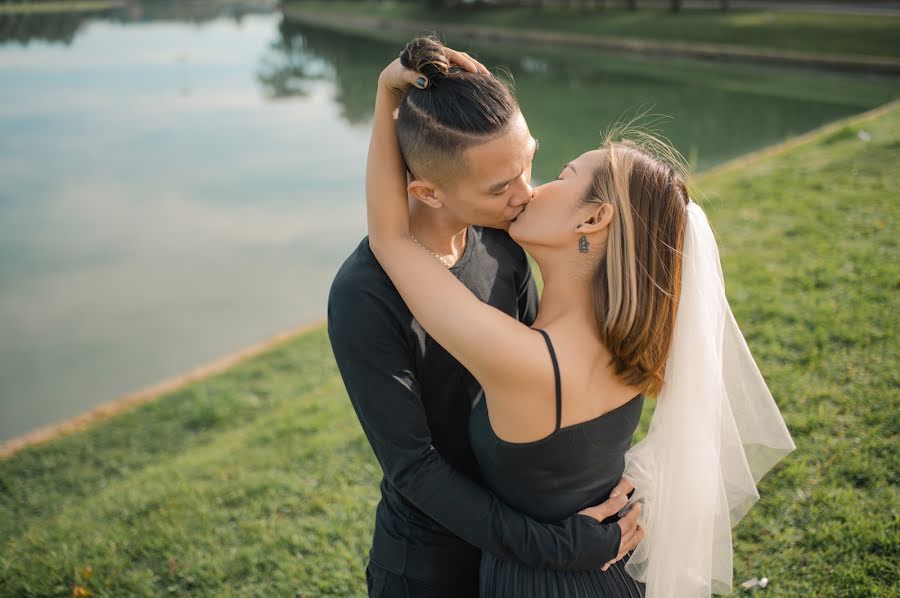 Fotógrafo de casamento Nguyễn Tấn Thịnh (nguyentanthinh17). Foto de 4 de setembro 2020