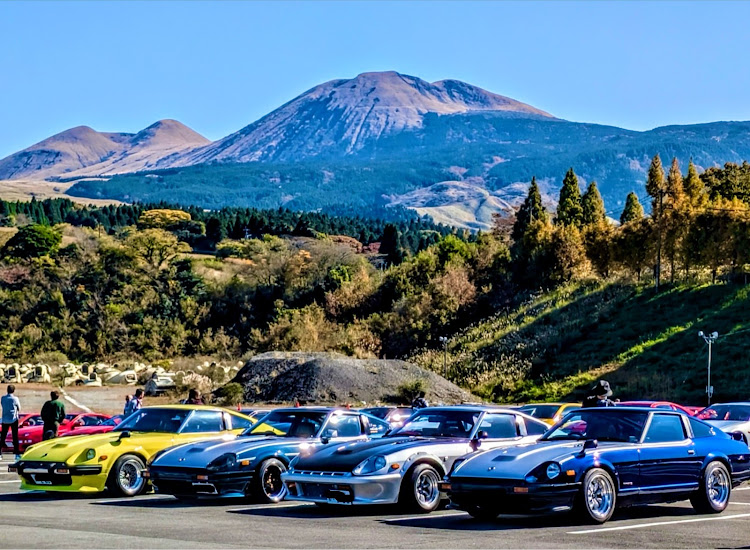 フェアレディZの2025ベストショット・Z FREELYS・歴代Z阿蘇ツーリングにて撮影に関するカスタム事例の投稿画像1枚目