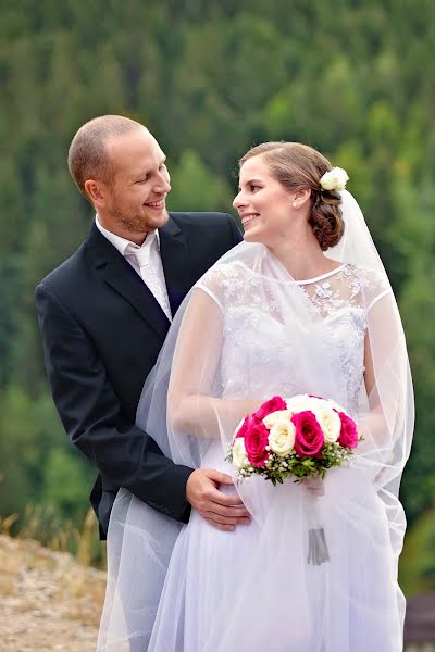 Wedding photographer Suzan Umelecká (martinkovazuzana). Photo of 8 April 2019