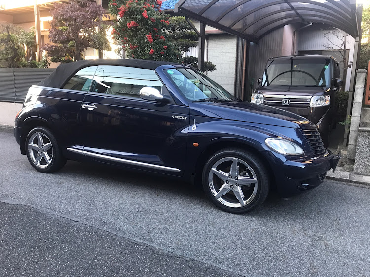 PTクルーザーカブリオの洗車・ワックス掛け・延命・修理・オープンカーの屋根の修理に関するカスタム事例の投稿画像1枚目
