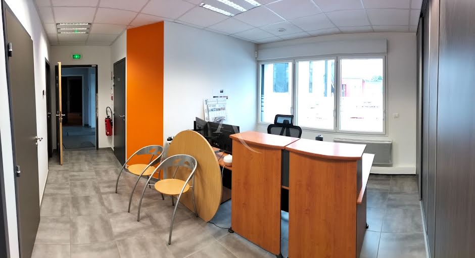 Location  locaux professionnels  95 m² à Challans (85300), 1 440 €