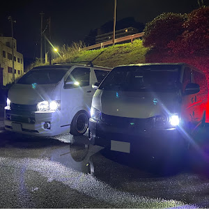 ハイエースバン TRH200V