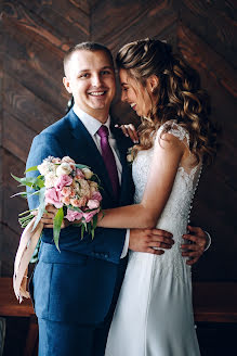 Fotógrafo de casamento Dmitriy Ivlev (nicelogin). Foto de 18 de setembro 2019