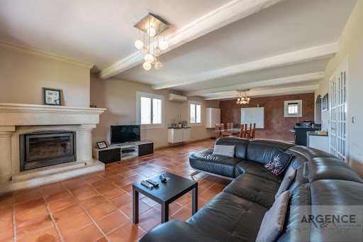 Maison avec piscine et terrasse 5