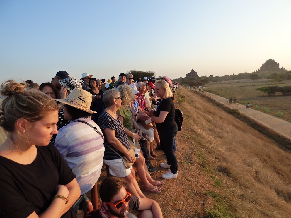 bagan - sunset viewpoint - Nyaung Lat Phet Viewing Mound 