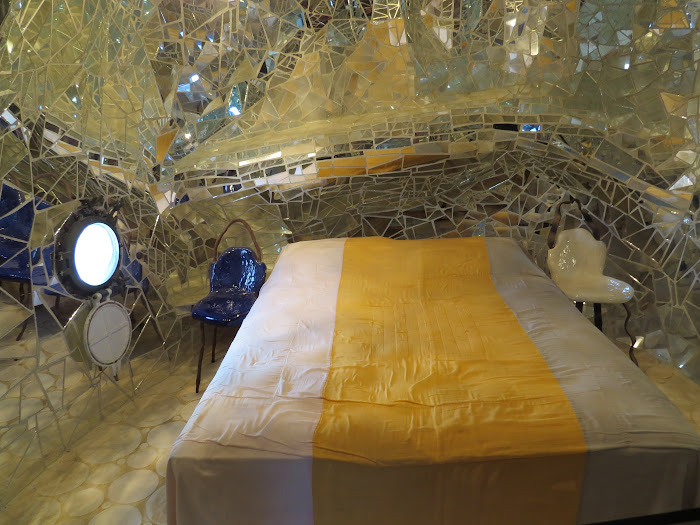 Niki de Saint Phalle, LImperatrice, interiore con Camera da letto, Giardino dei Tarocchi, Capalbio