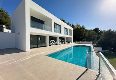 Property with pool 4