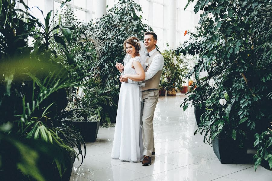 Fotógrafo de casamento Lyudmila Tolina (milatolina). Foto de 25 de abril 2018