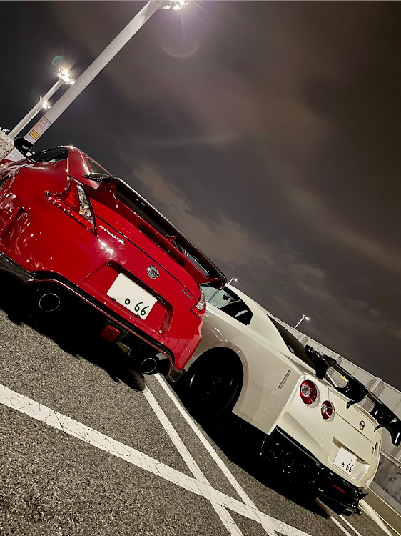 フェアレディZのバックシャンな愛車・Z34NISMO・R35GT-R・後ろ姿・優勝に関するカスタム事例の投稿画像4枚目