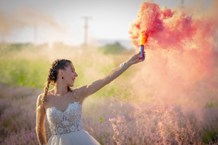 Fotografo di matrimoni Liviu Bratosin (liviustudiopro). Foto del 19 agosto 2022