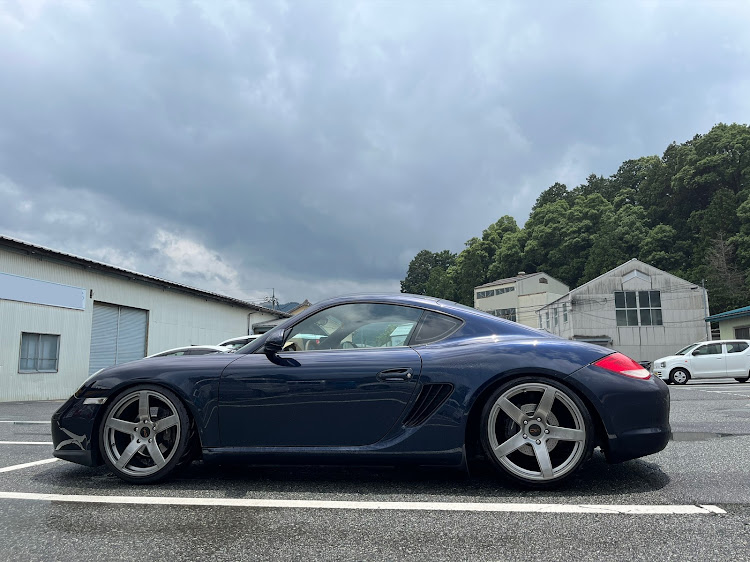 ケイマンの987cayman・ポルシェ・ケイマン・ケイマン987・駐車場に関するカスタム事例の投稿画像1枚目
