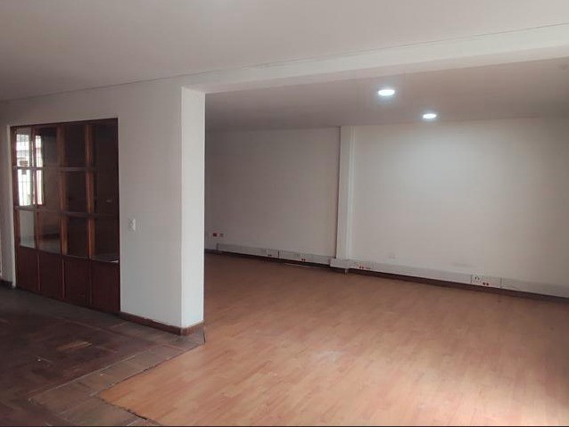 Casa En Venta - La Esmeralda, Bogota