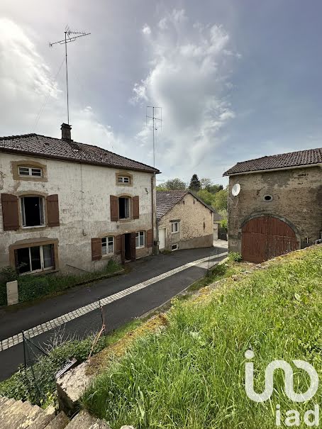 Vente maison 3 pièces 88 m² à Attigny (88260), 27 000 €