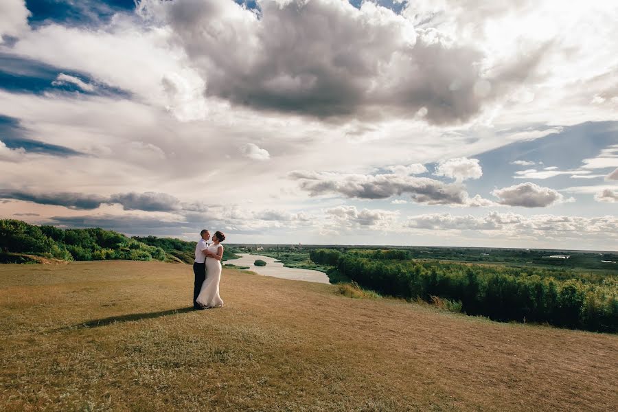 Wedding photographer Rinat Khabibulin (photorinat). Photo of 16 August 2017