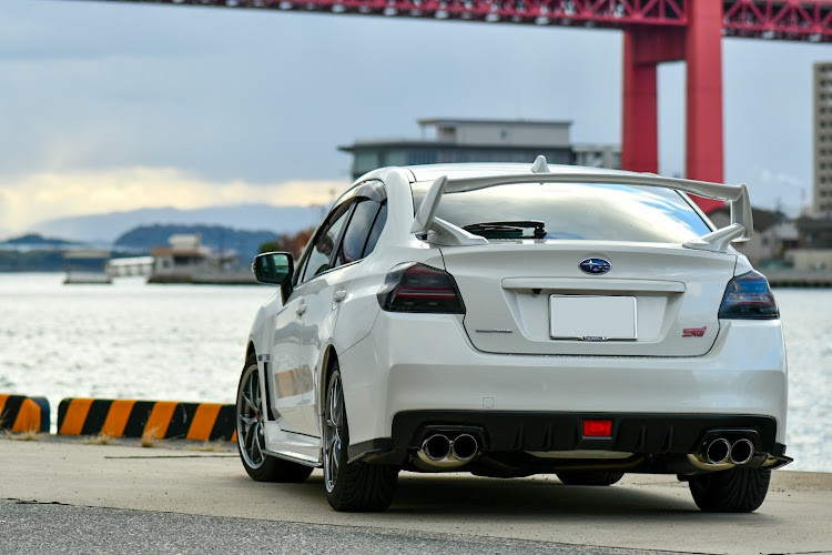 WRX STIの曇り空と愛車に関するカスタム事例の投稿画像5枚目