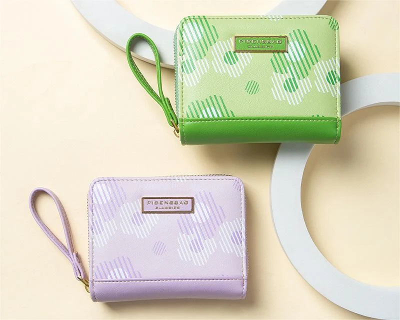 Nueva Cartera de Mujer con Cremallera de Flores Nebulosas Creativas Guarda tus esenciales con estilo y disfruta de un diseño único y femenino.