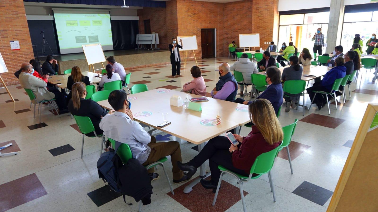 Mesa de trabajo colegio Los Portales