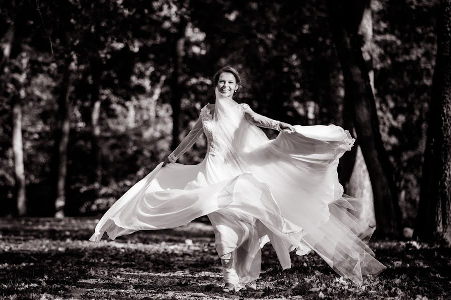 Wedding photographer Paulius Rakštikas (rakstikas). Photo of 18 February 2015