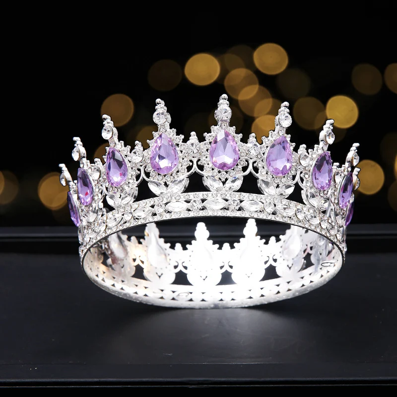 Gouden Volronde Kroon Rode Kristallen Schoonheidswedstrijd. Straal en Win! De perfecte accessoire voor jouw evenement en overwinning.