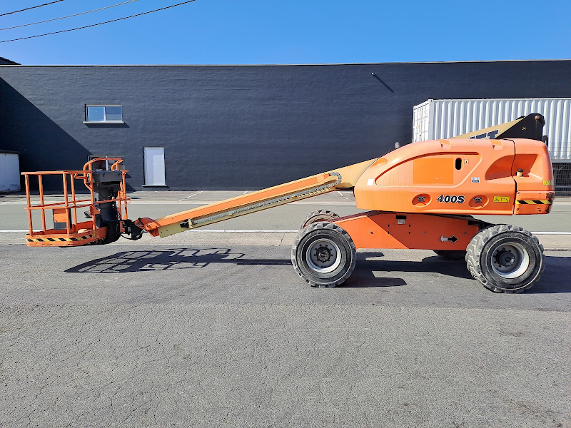 Picture of a JLG 400S