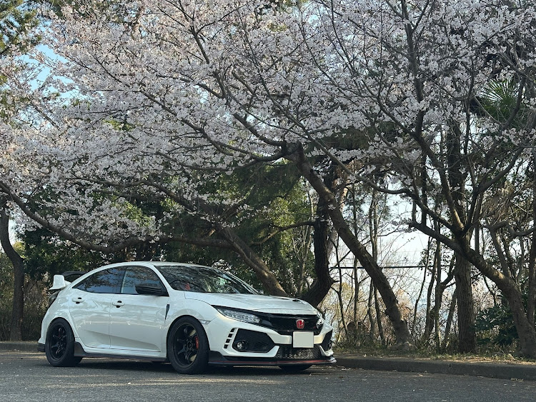 シビックタイプRのFK8・VARIS・カスタム・シビックタイプR・桜と愛車に関するカスタム事例の投稿画像6枚目