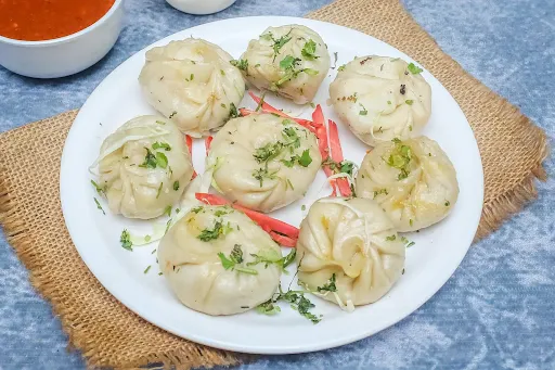 Veg Steamed Momos [6 Pieces]