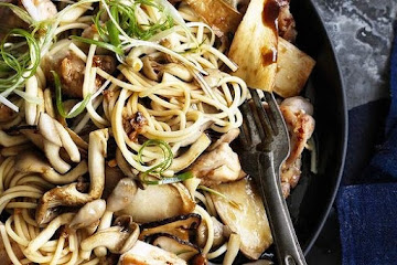 Wafu spaghetti with chicken and mushroom