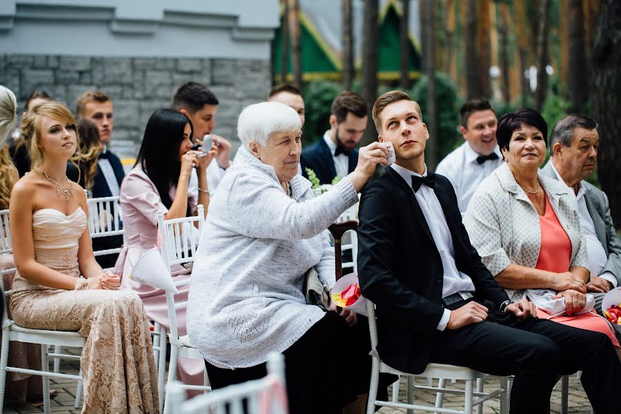 Fotógrafo de casamento Pavel Yavnik (raws). Foto de 5 de outubro 2017