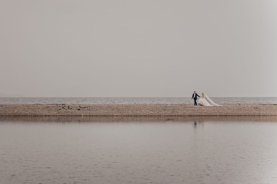 Wedding photographer Golfinos Kostas (golfinoskostas). Photo of 4 January 2023