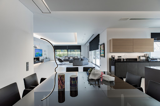 Villa with pool and garden 4