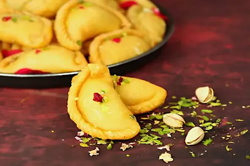 Kesar Gujia / Gujiya.